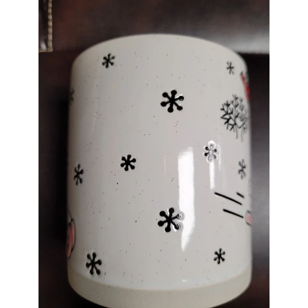 Hello Kitty bring festive